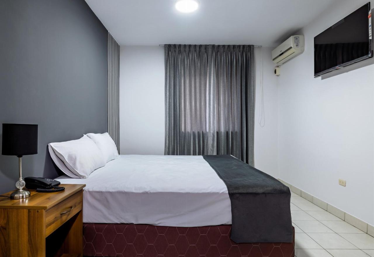 Hotel Taurus Piura Kültér fotó